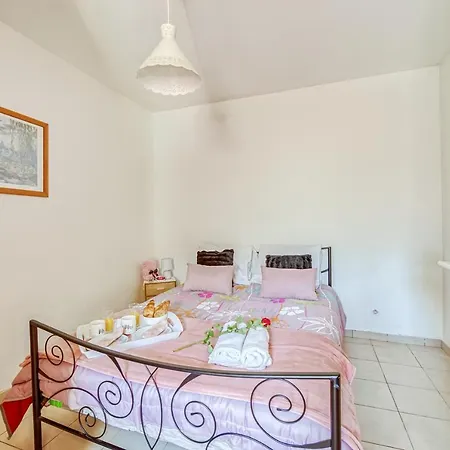 Le Patio De Mimi * Oisy-le-Verger