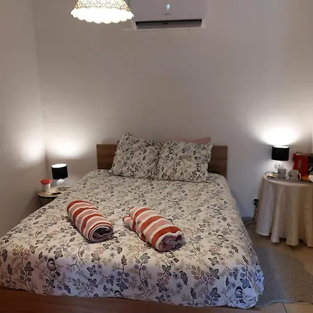 Le Patio De Mimi Oisy-le-Verger